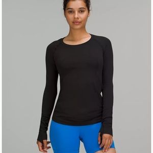 black lululemon long sleeve shirt